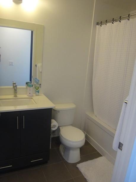 Square One Fully Furnished Suite Миссиссага Экстерьер фото