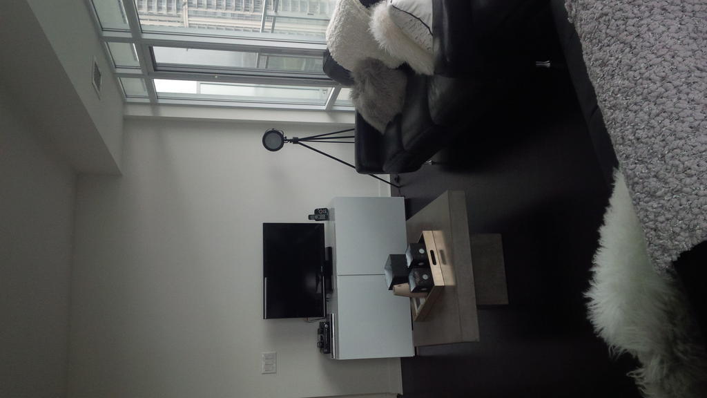 Square One Fully Furnished Suite Миссиссага Номер фото