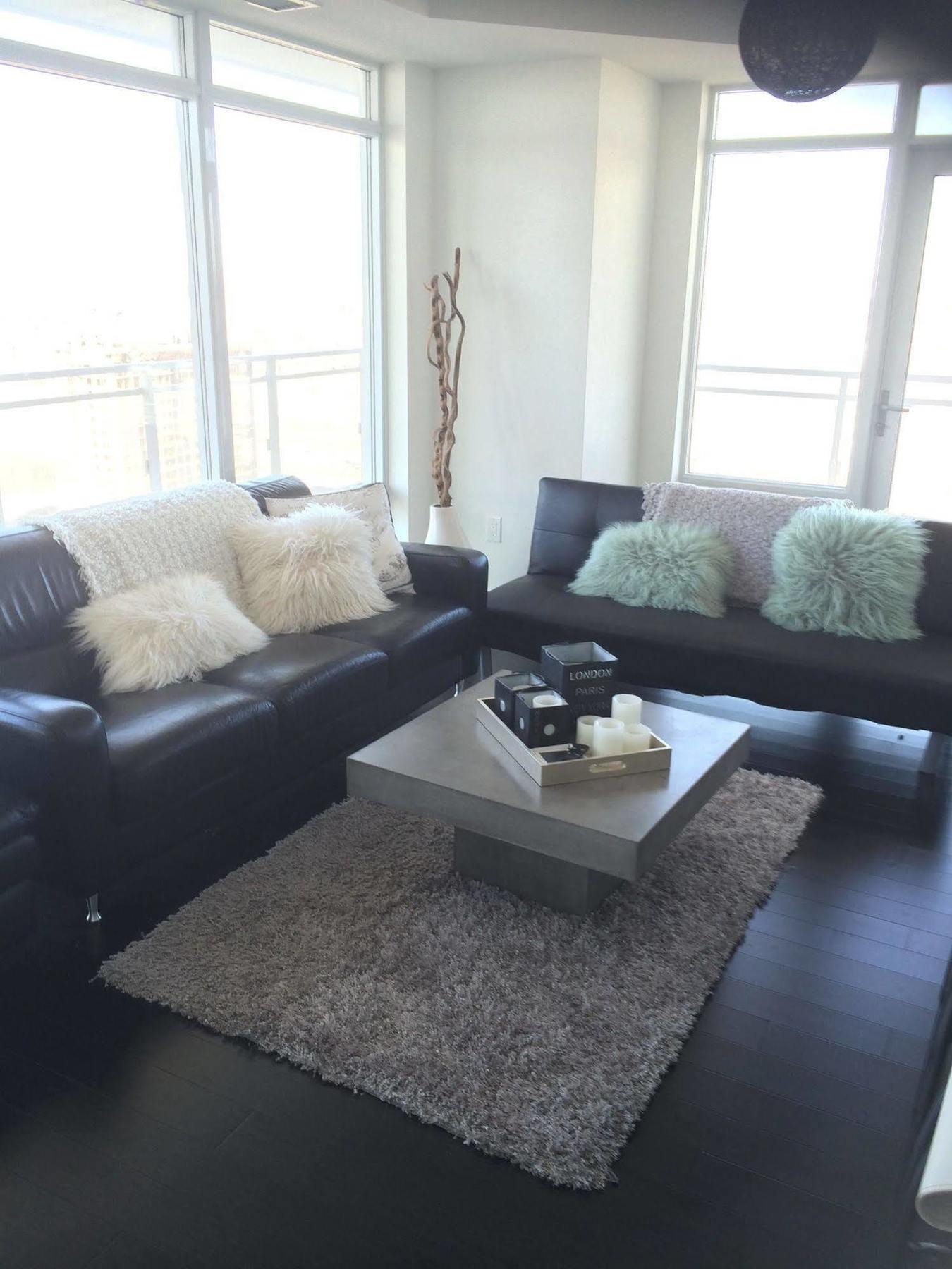 Square One Fully Furnished Suite Миссиссага Экстерьер фото